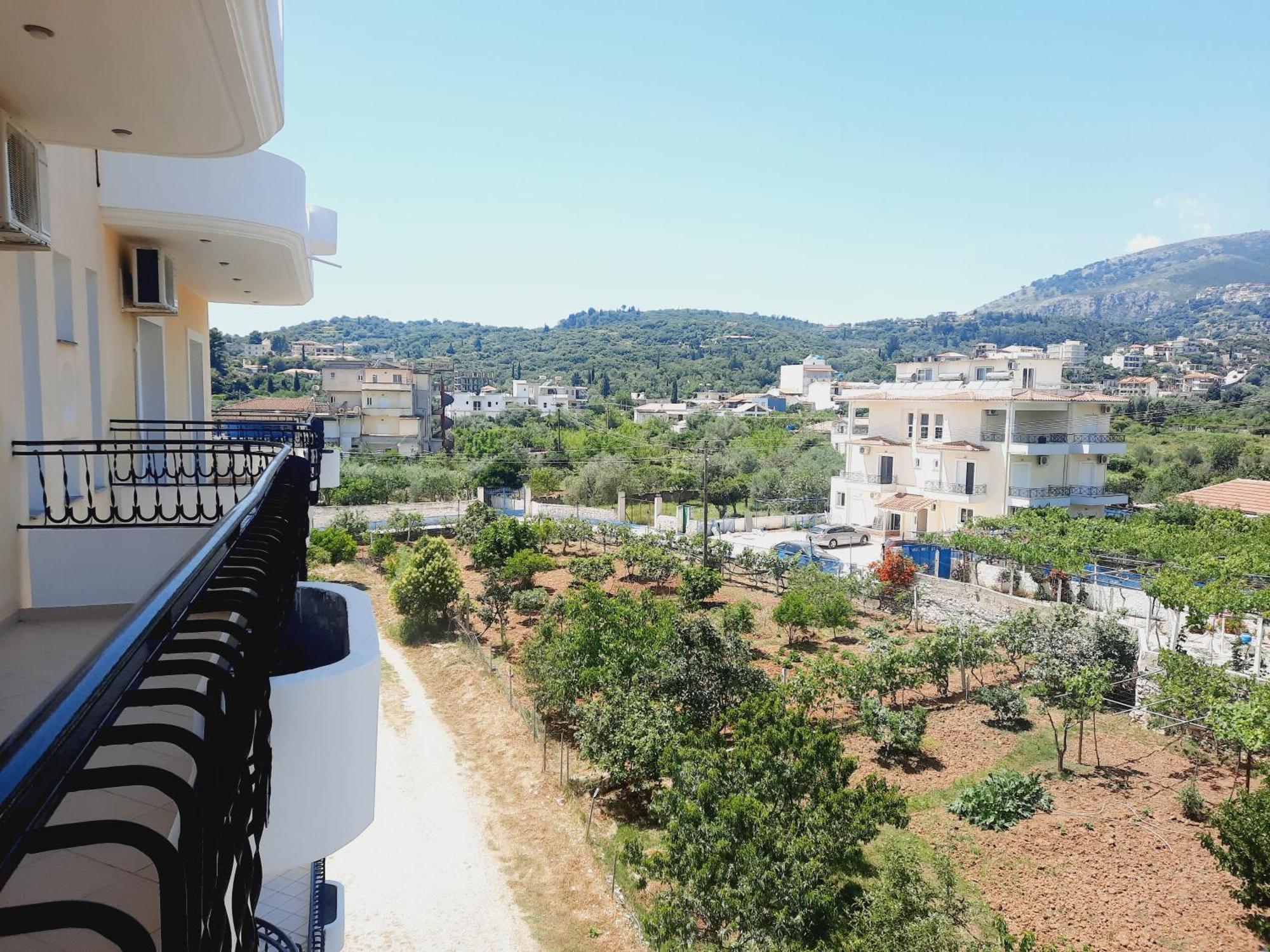 Amarildo Hotel Himare Exterior foto